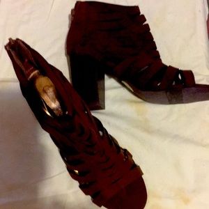 Ankle strap strap he shoes